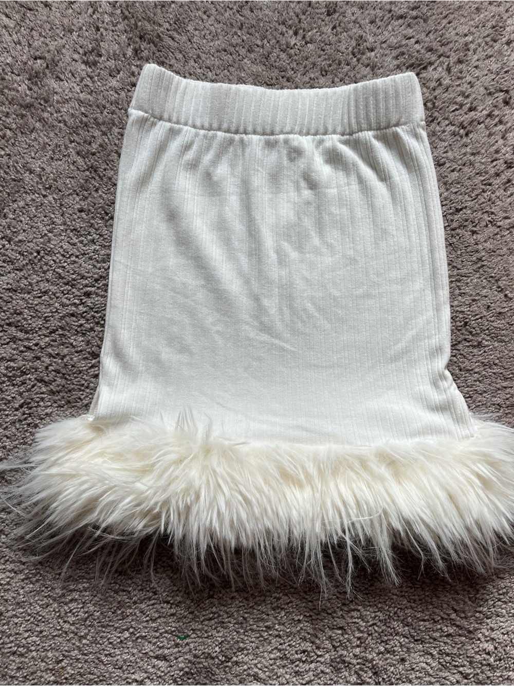 White Faux-Fur Trim Ribbed Knit Skirt